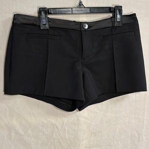 Guess fancy black short size 26